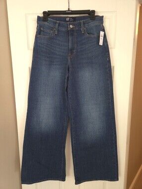 BNWT GAP Women's Wide Leg Jean Size 6/28R